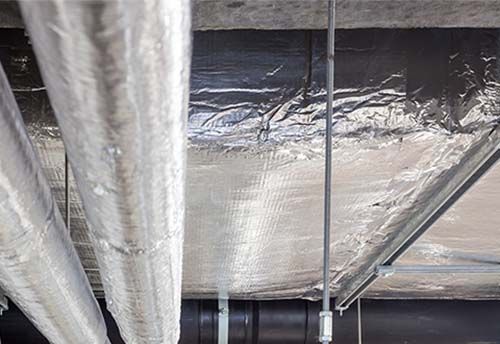 Isolation en aluminium sous le plancher bas situé sur un sous-sol non chauffé : gratuit grâce au dispositif CEE Isolation en aluminium sous le plancher bas situé sur un sous-sol non chauffé : gratuit grâce au dispositif CEE